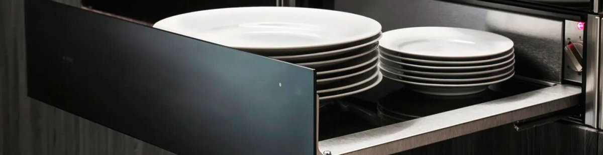Подогреватели посуды вмещают 20 тарелок диаметром 28 см